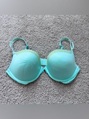 Victoria’s Secret Green Very Sexy Push-up Bra